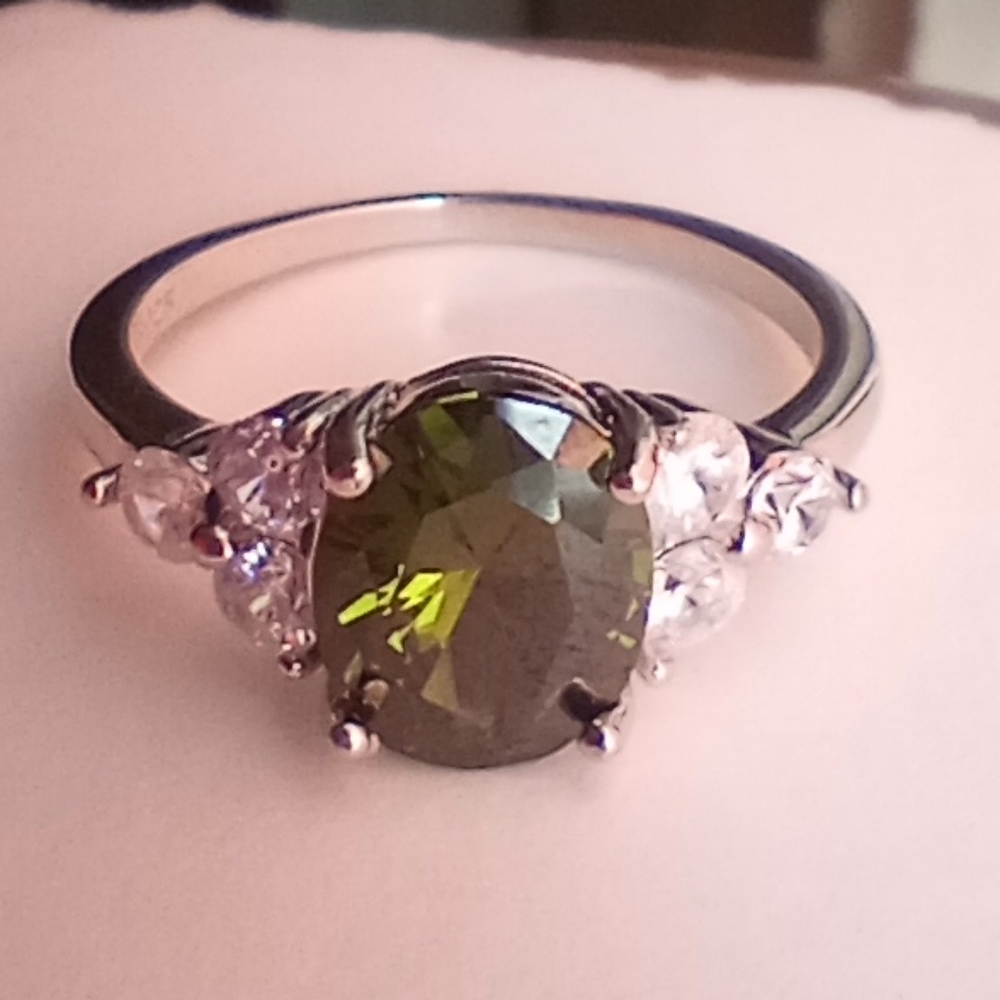 Peridot/925 Sterling silver ring size 10